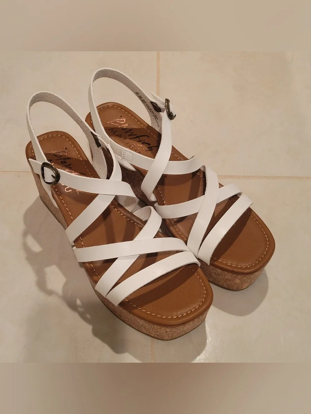 NWOB Size 9 Platform Wedge Strappy Sandals White Women’s cork open toe Malibu
